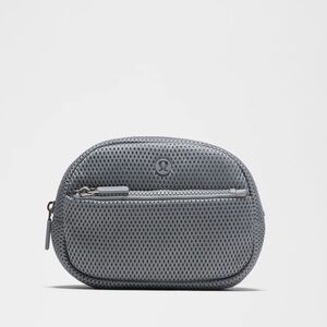 NWT LULULEMON CITY ESSENTIALS ZIPPERED MINI POUCH